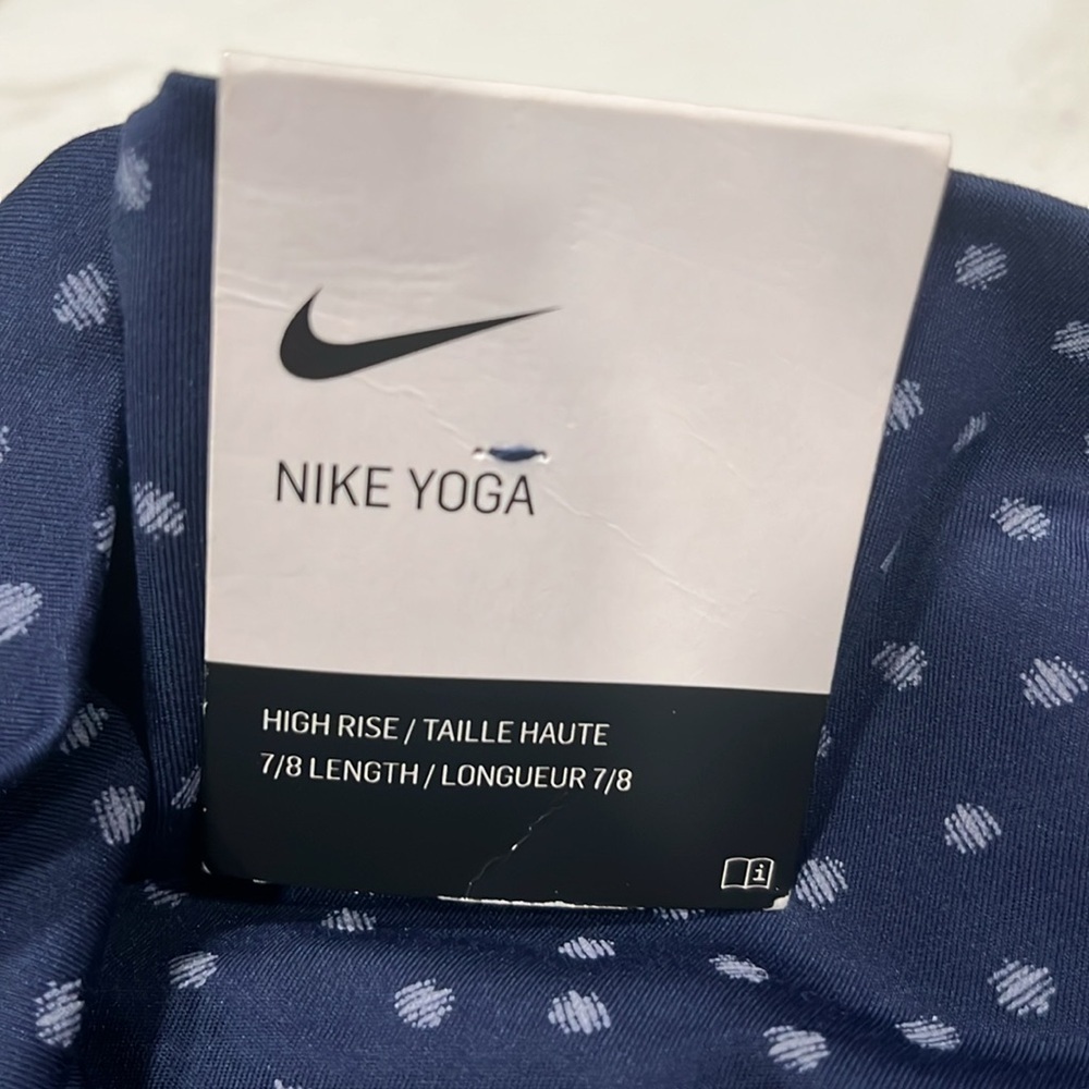 Nike DRI-FIT Twist Top Cropped Yoga Leggings - Picture 6 of 8